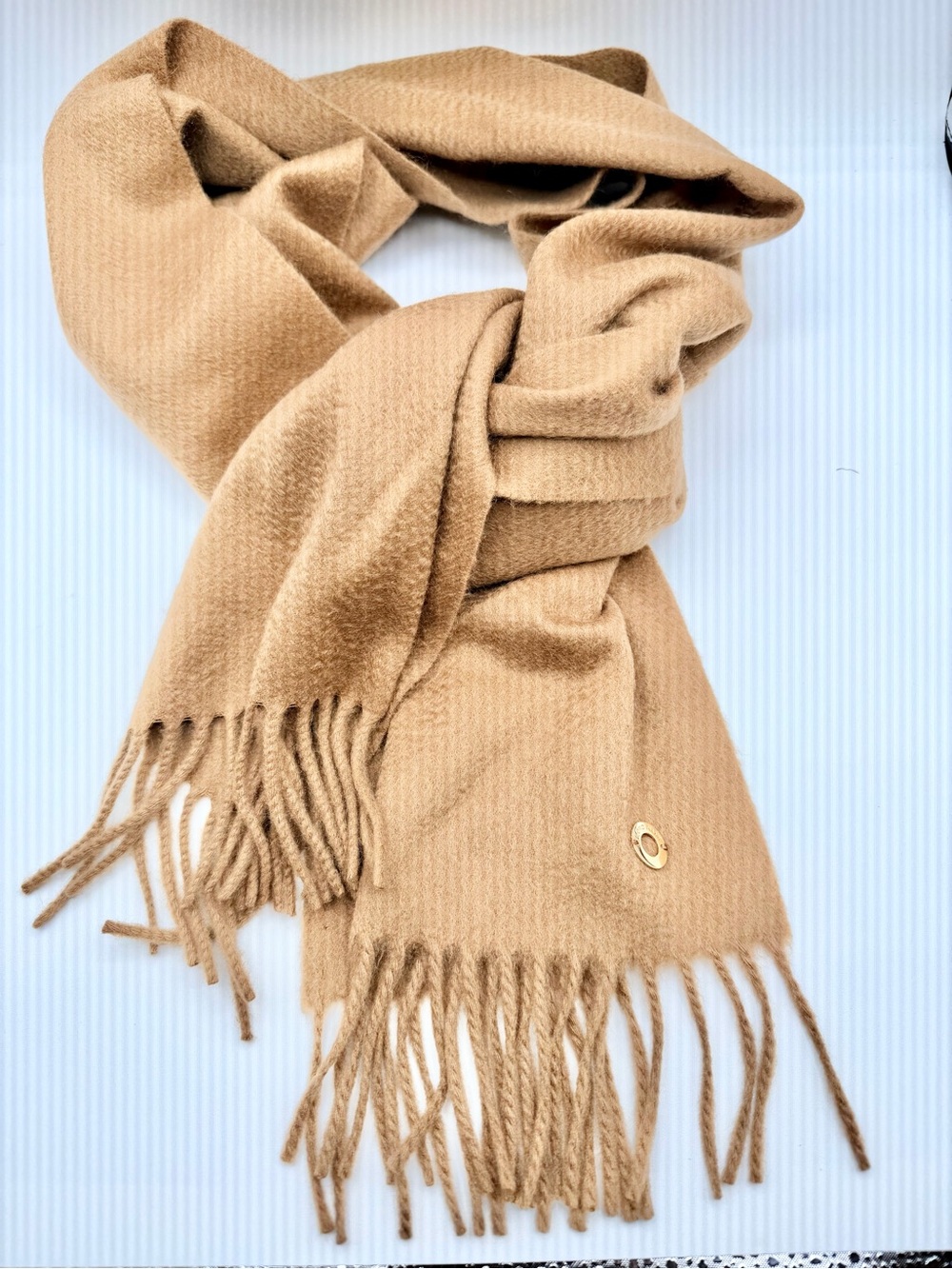 Loro Piana Beige Cashmere Knit Solid Rectangle Scarf w/ Fringe Logo Italy